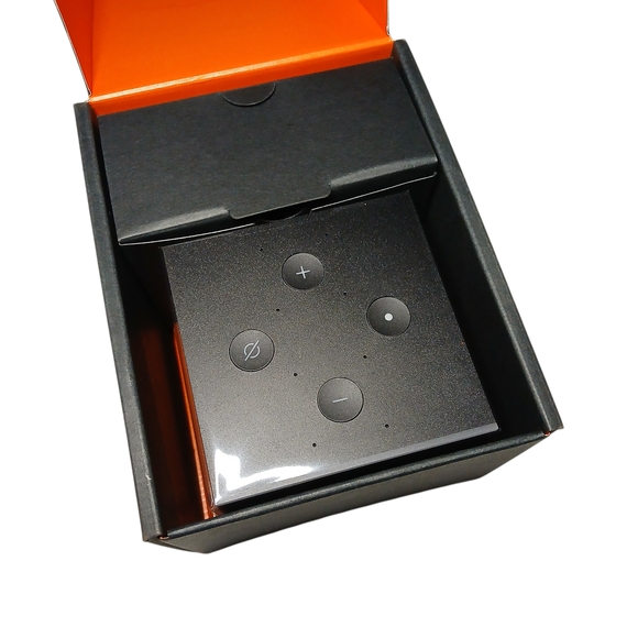 Amazon Fire TV Cube with Alexa - Picture 2 of 9